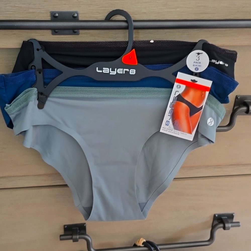 LAYER 8  BIKINI PACK